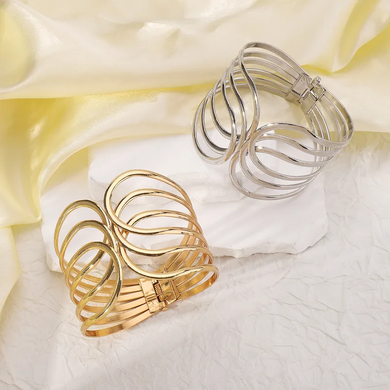 Dark Soul Hip-Hop Punk Solid Color Alloy Plating Bangle for Women