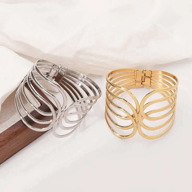 Dark Soul Hip-Hop Punk Solid Color Alloy Plating Bangle for Women