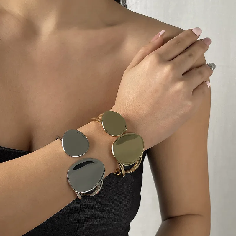 Dark Soul Minimalist Alloy Bangle - Solid Color Design