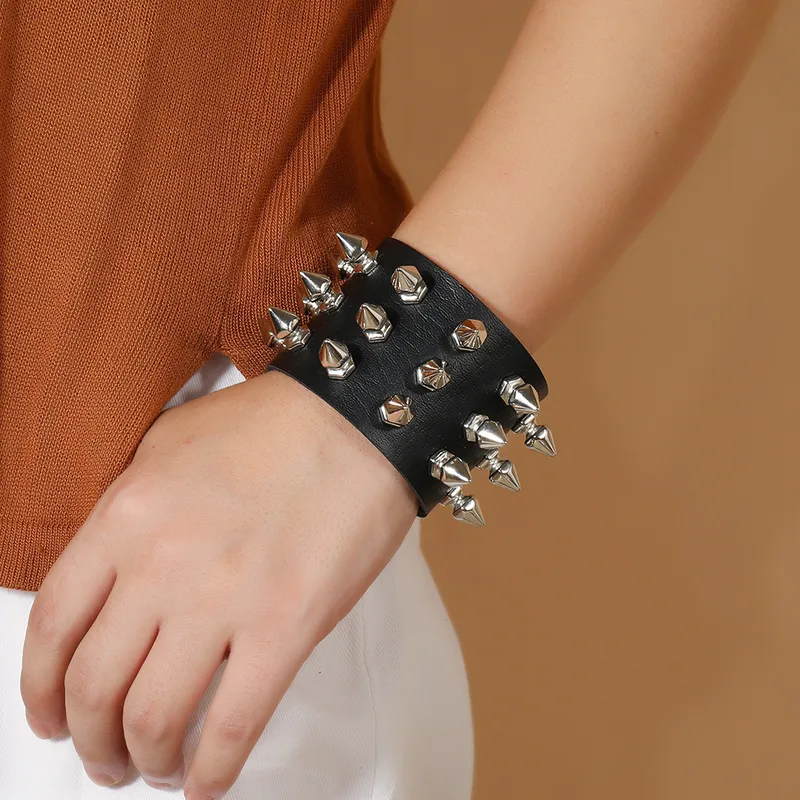 Dark Soul Punk Style Men's Solid Color PU Leather Bracelet