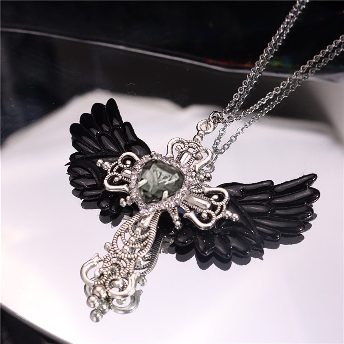 Naszyjnik z wisiorkiem Dark Soul Y2K Gothic Sweet Cross Wings – łańcuszek kablowy ze sztucznego kamienia szlachetnego 